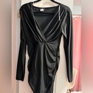 BLACK LONG-SLEEVE DRESS